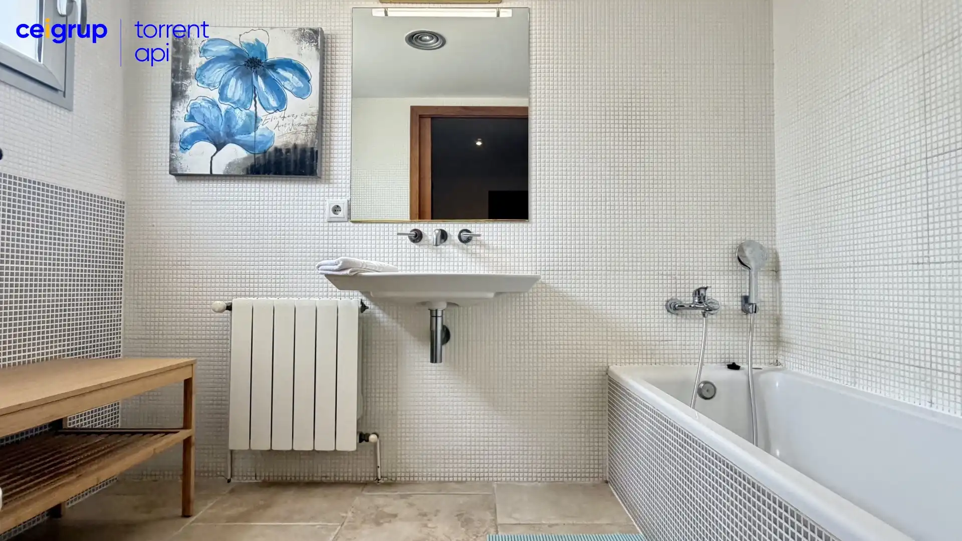 Bathroom of Houses for sale in L'Escala  with Air Conditioner, Heating and Terrace