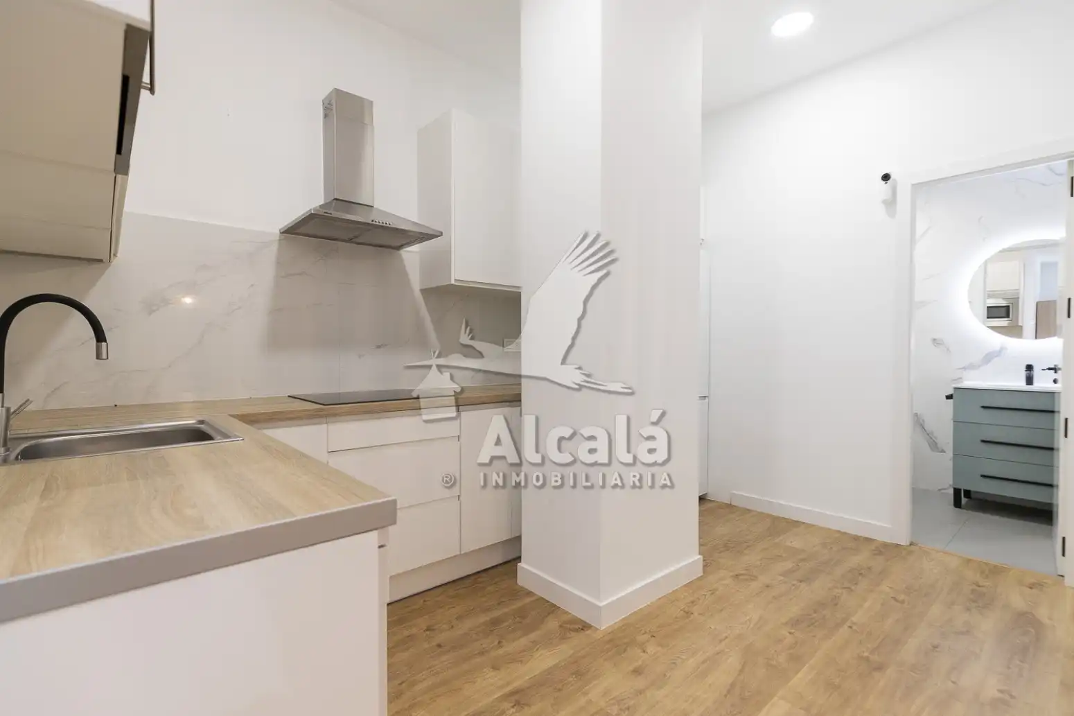 Kitchen of Flat for sale in Caballería Española