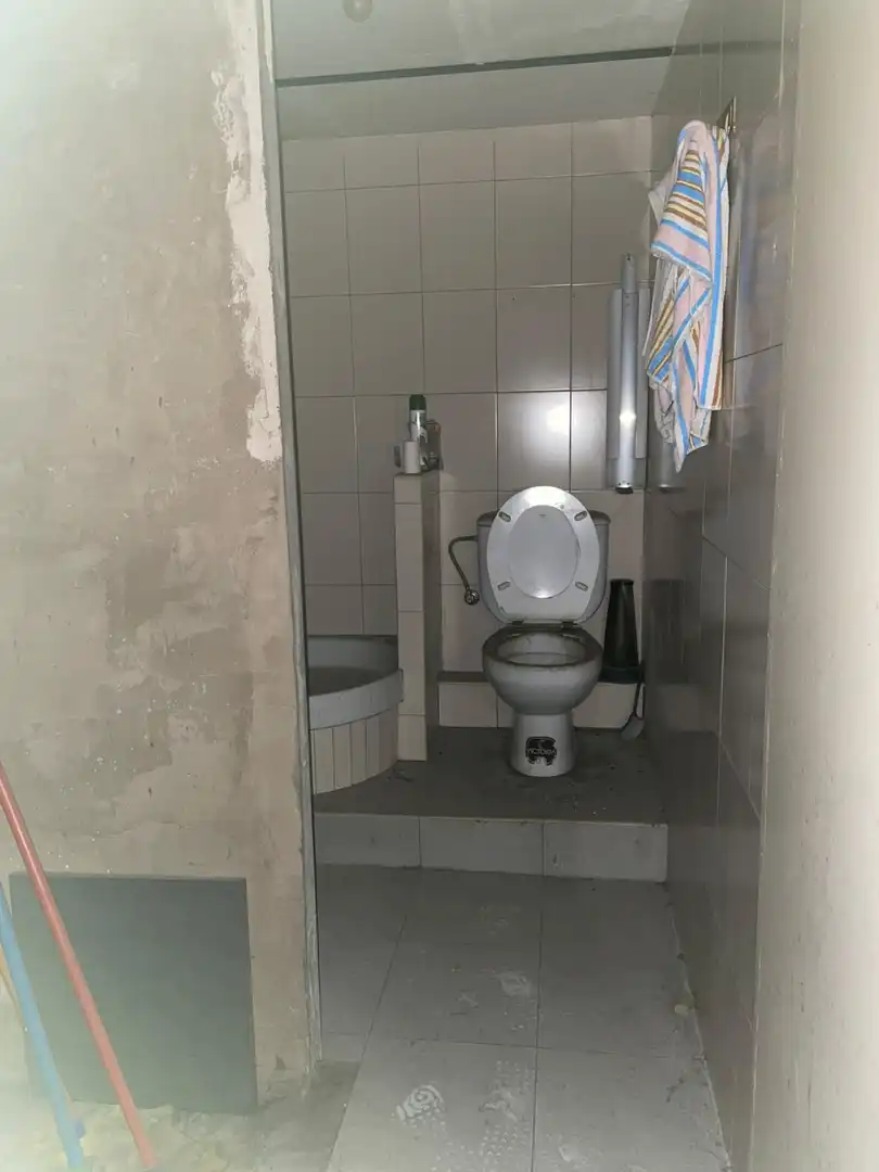 Baño de Local en venta en  Logroño