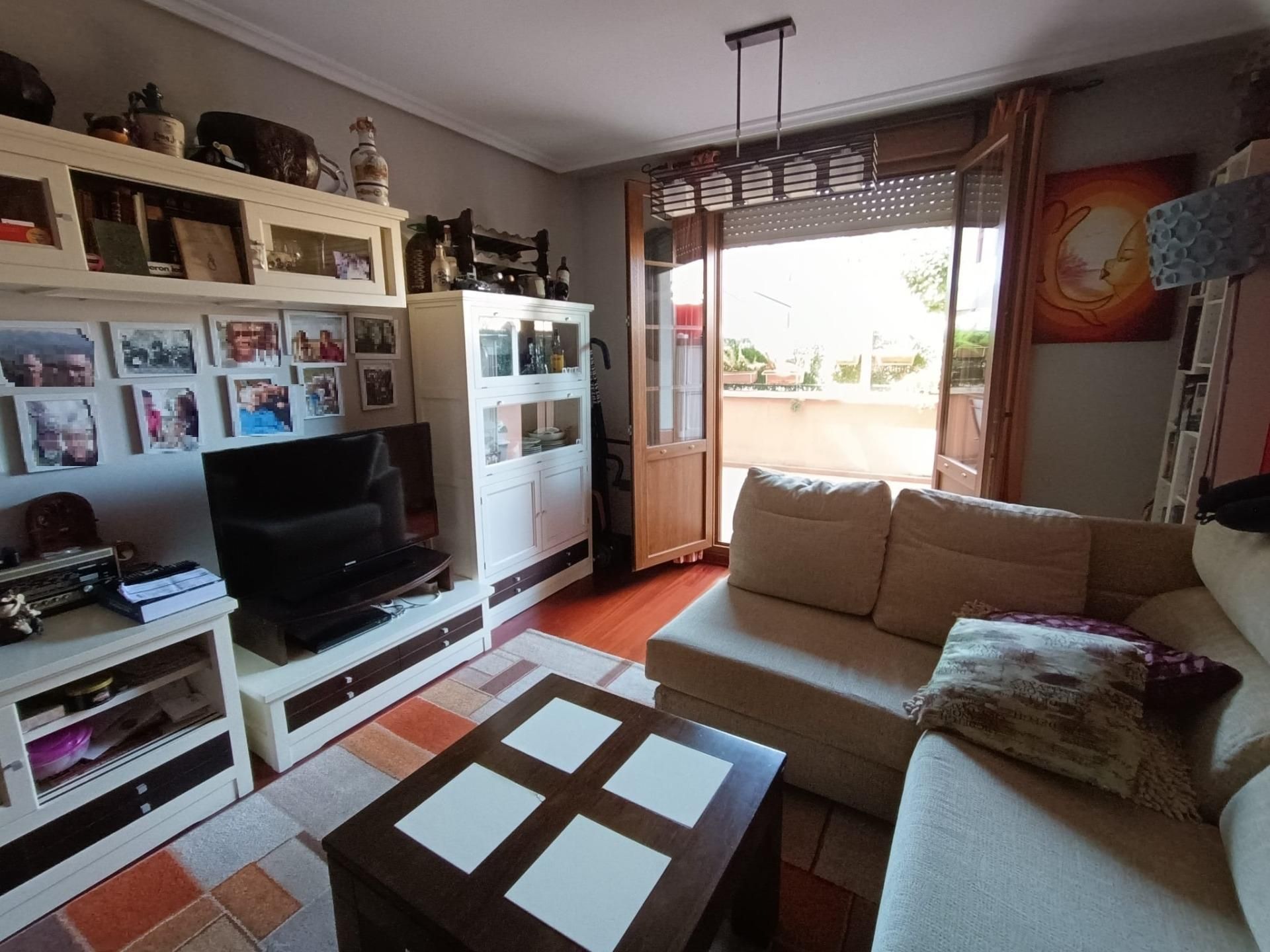 Wohnzimmer von Erdgeschoss zum verkauf in Cartes mit Heizung, Privatgarten und Terrasse