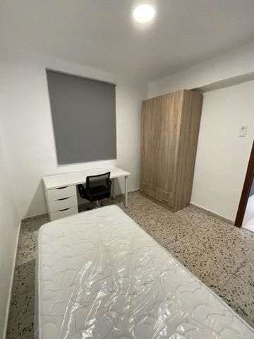 Habitación de Piso en venta en  Granada Capital con Aire acondicionado, Amueblado y Horno
