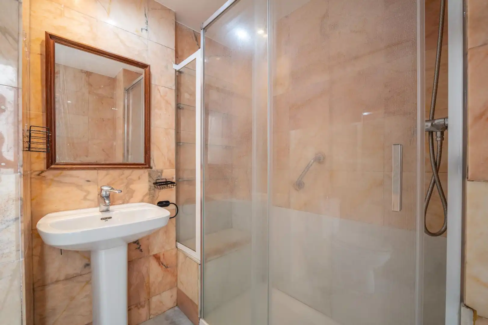 Baño de Casa adosada en venta en Granada con Aire acondicionado y Calefacción