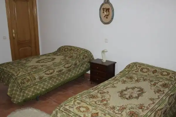 Habitación de Casa adosada en venta en Urda con Calefacción, Terraza y Trastero