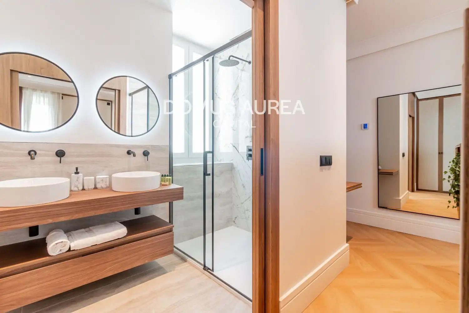 Bathroom of Attic for rent in Madrid  with Air Conditioner, Heating and Parquet flooring