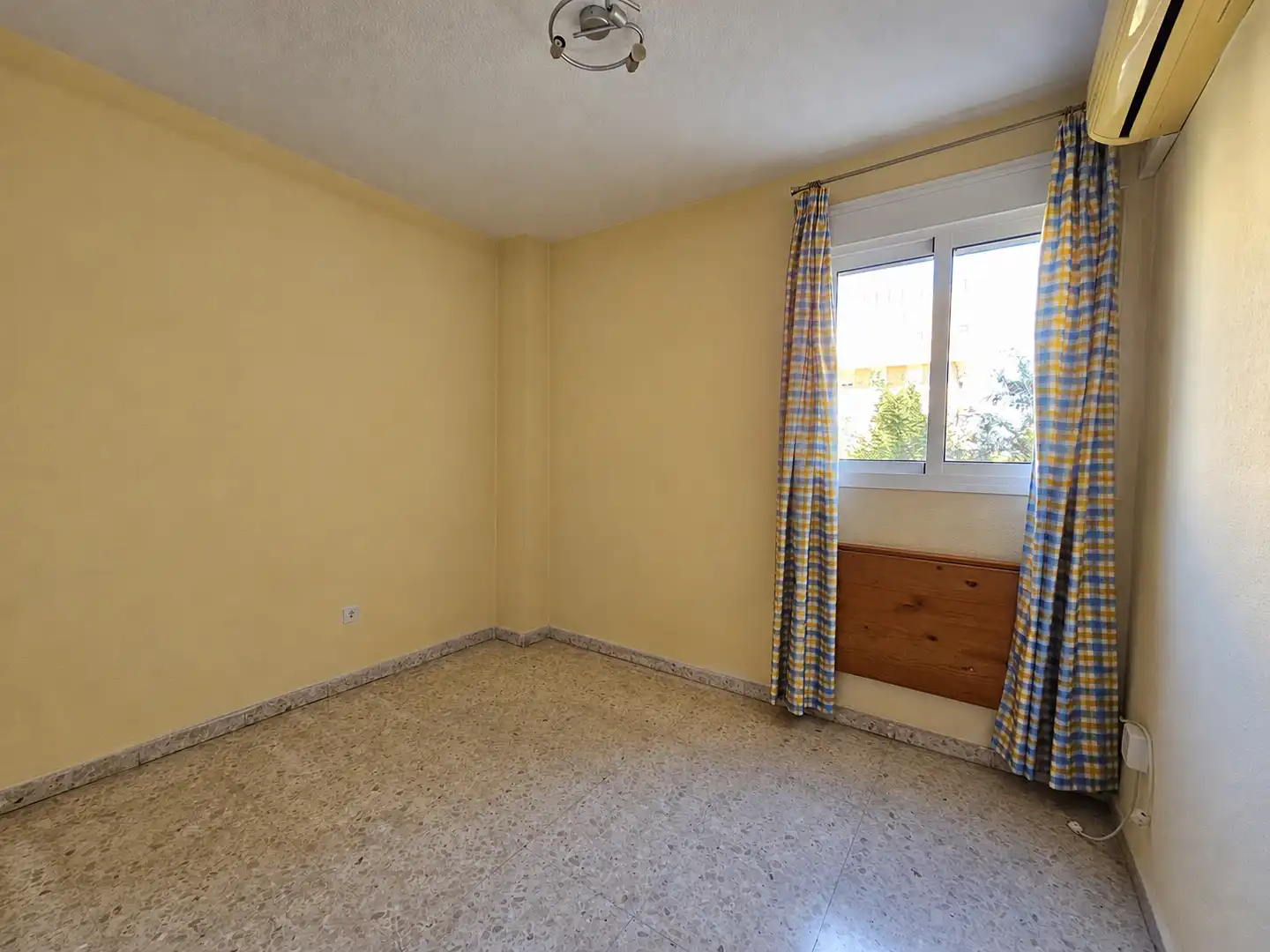 Bedroom of Flat for sale in Macarena