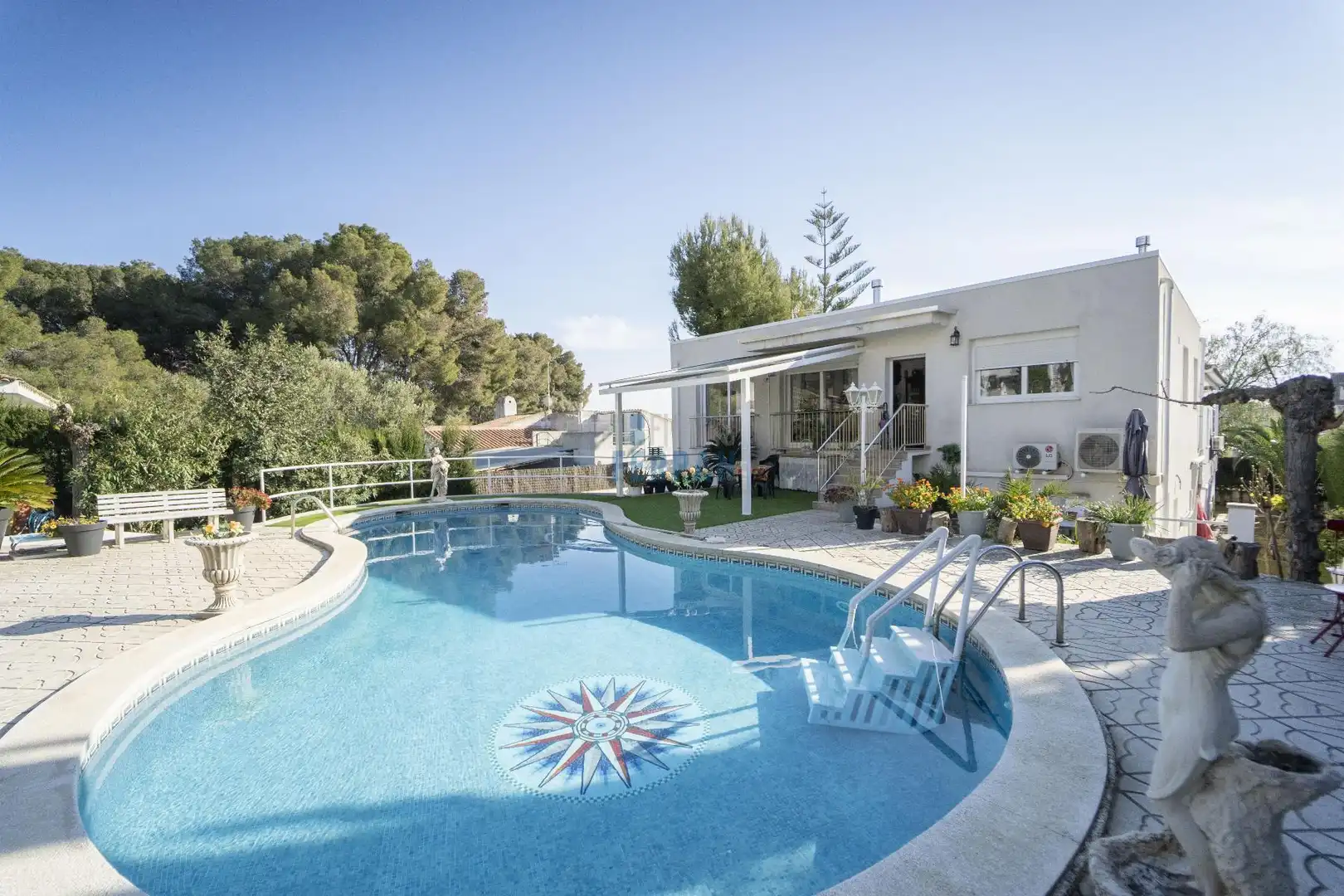 Swimming pool of Houses for sale in El Vendrell  with Air Conditioner, Heating and Terrace