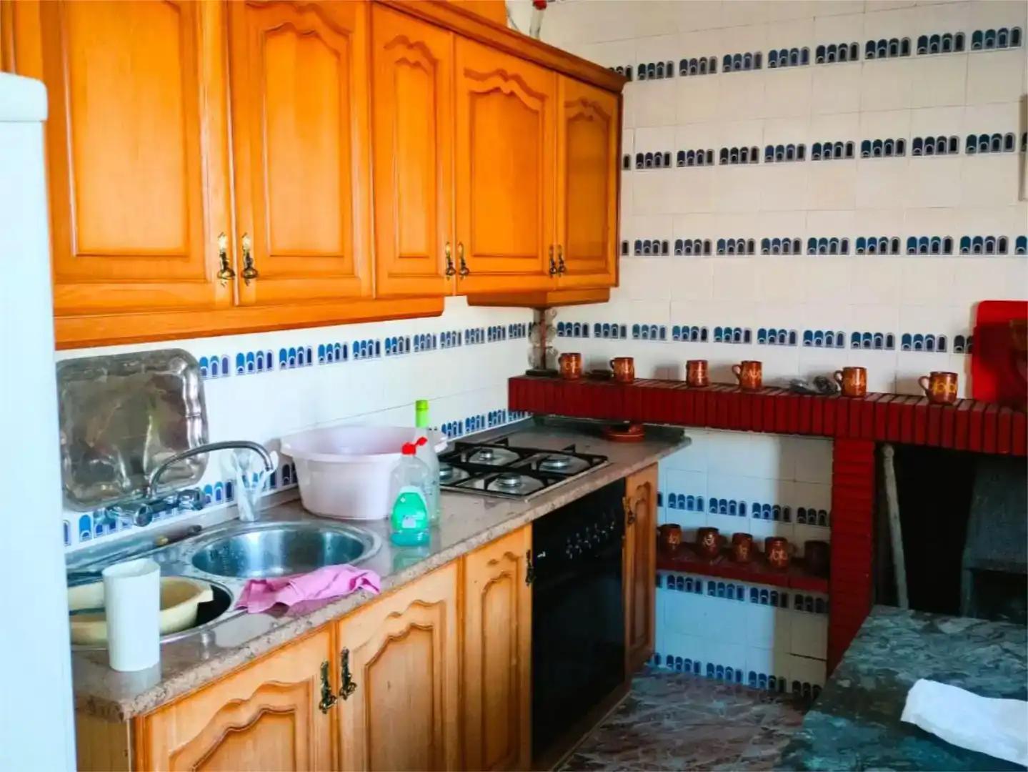 Cuina de Casa adosada en venda en Cazalilla amb Balcó