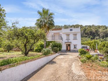 Casa rústica amb piscina en venda a Plaça Poligono 13
