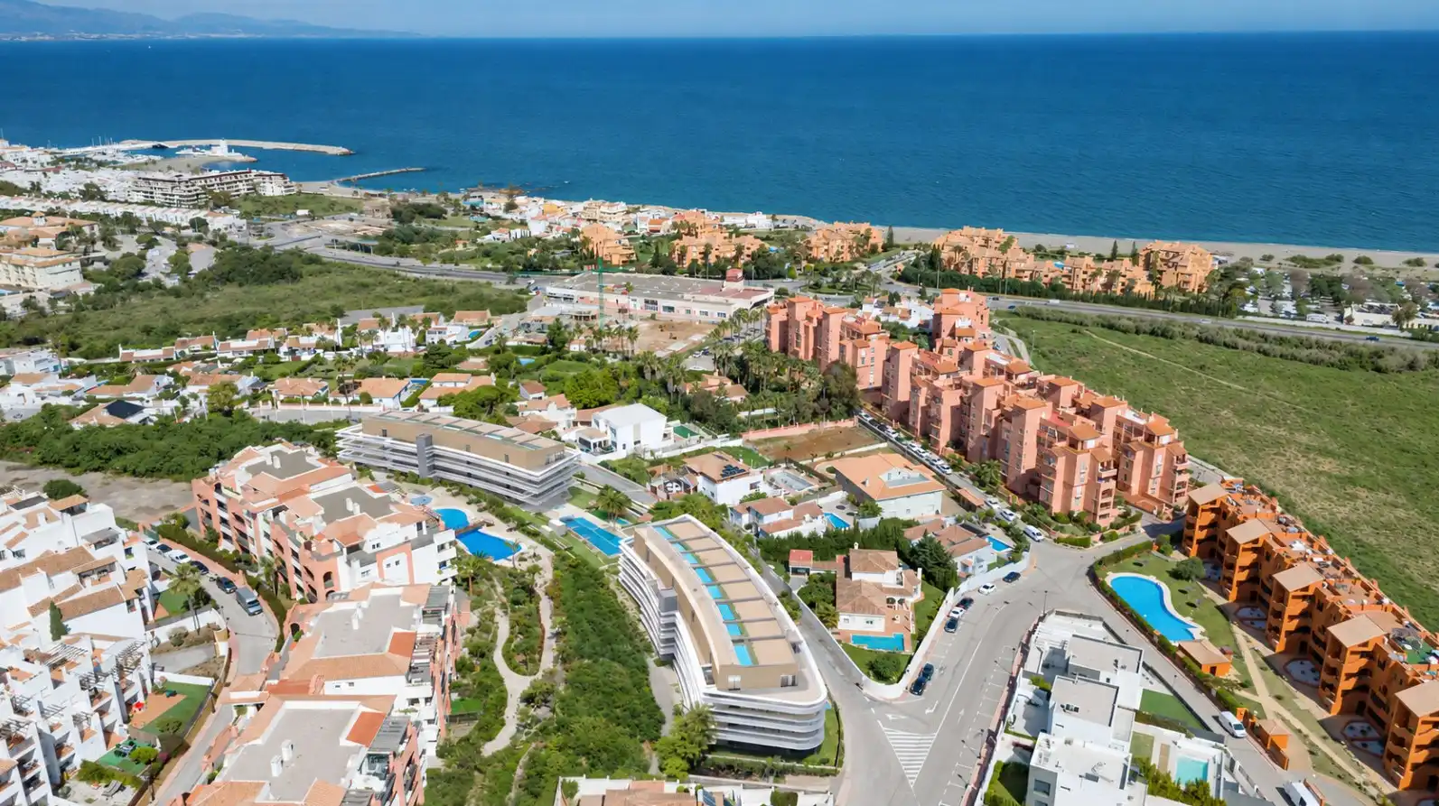 Piano terra con piscina in vendita a El Castillo