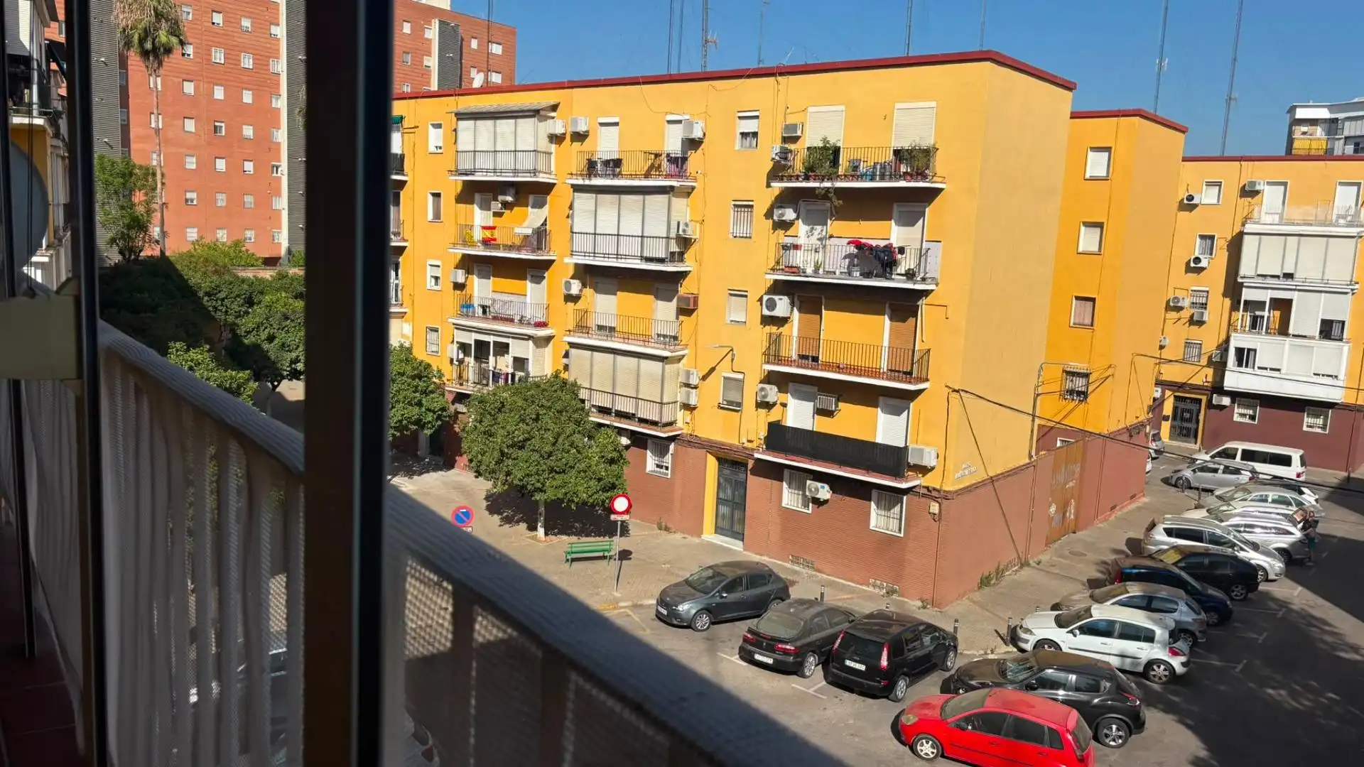 Exterior view of Flat for sale in Sevilla  with Air Conditioner, Terrace and Furnished