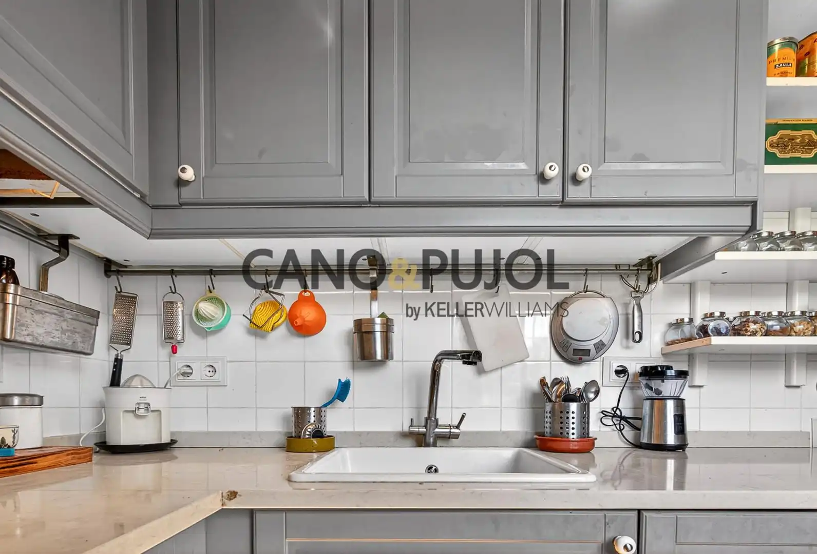 Cocina de Piso en venta en Barcelona con Calefacción