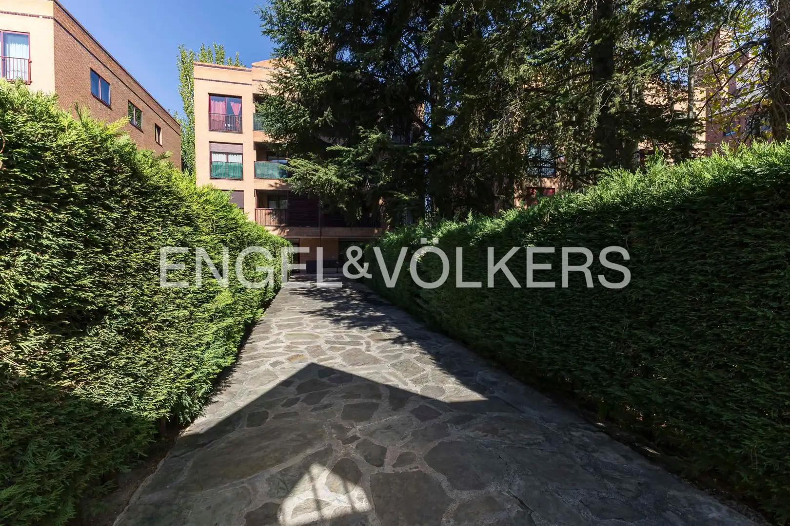 Vista exterior de Piso en venta en Ciudad Lineal