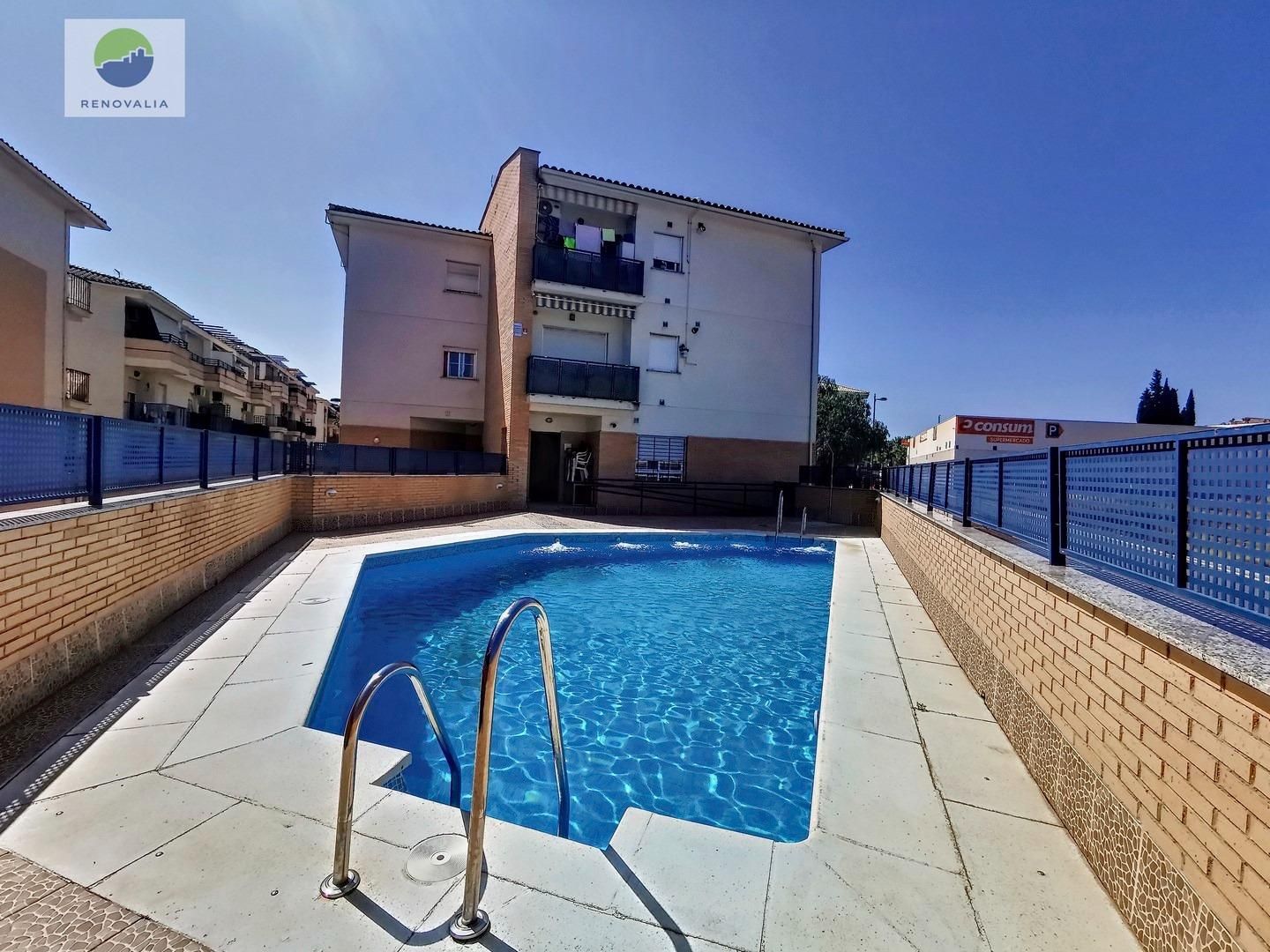 Piscina de Planta baixa en venda en Las Gabias amb Aire condicionat, Calefacció i Piscina comunitària