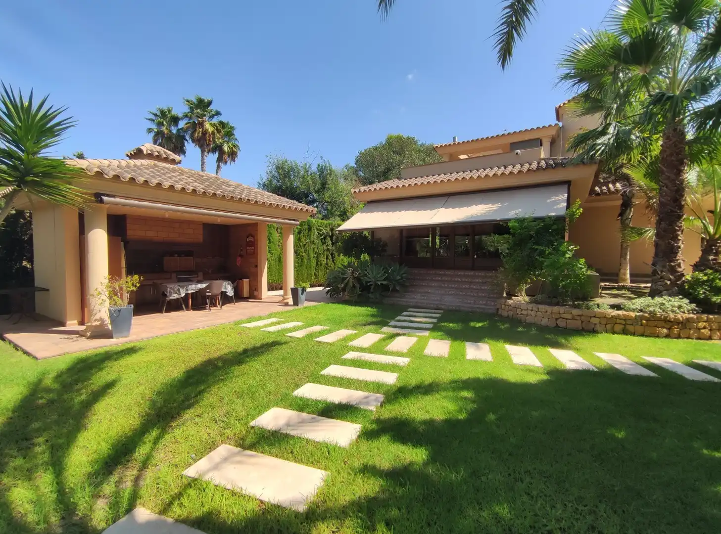 Jardí de Casa o xalet en venda en Elche / Elx amb Aire condicionat, Calefacció i Jardí privat