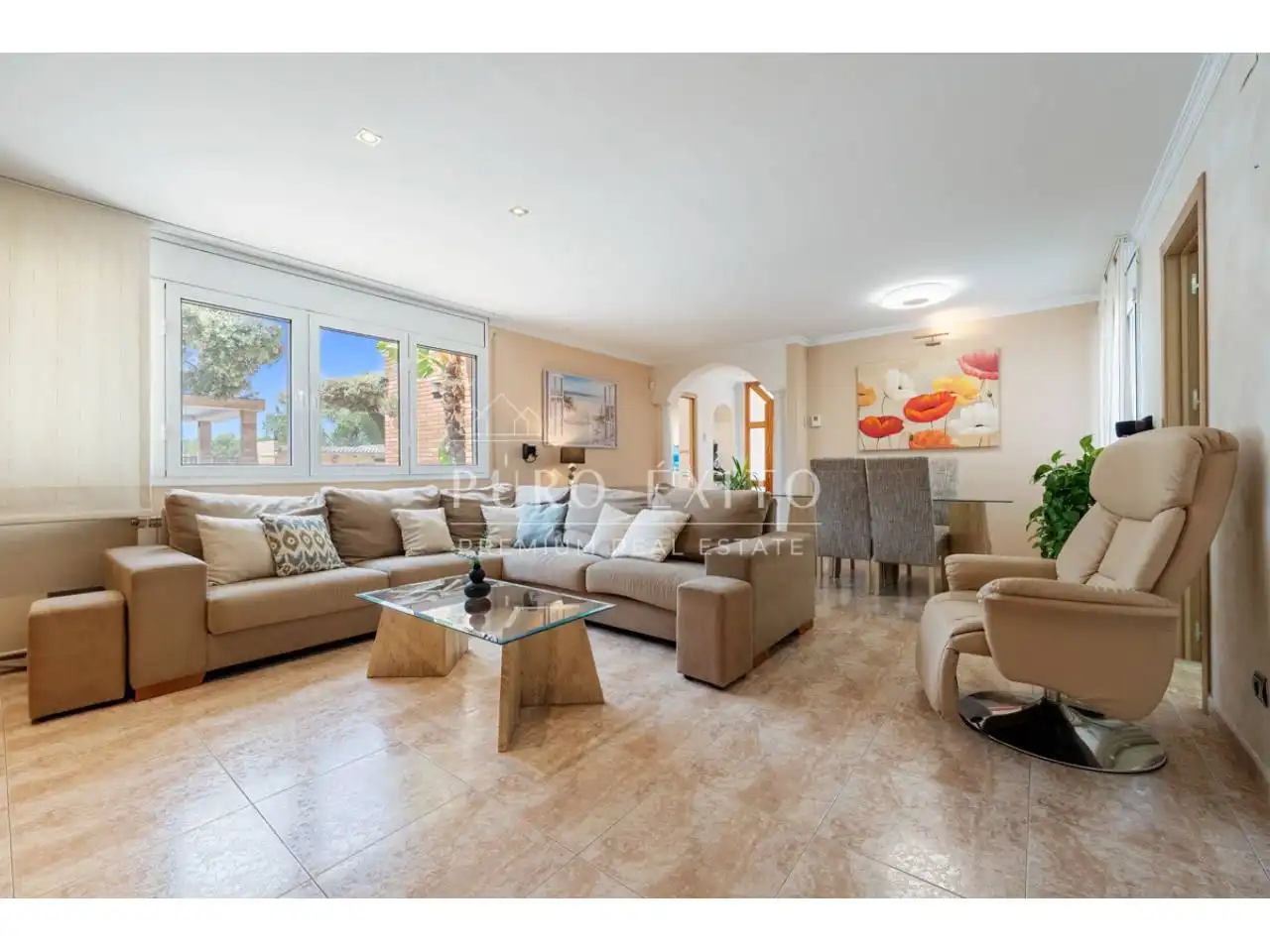 Sala de estar de Casa o chalet en venta en El Pla de Santa Maria con Aire acondicionado, Jardín privado y Terraza