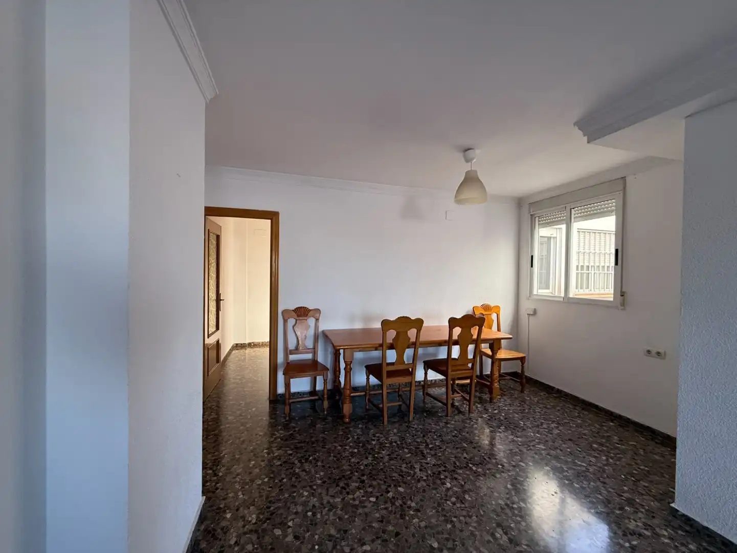 Esszimmer von Wohnung zur Miete in Chiva mit Klimaanlage und Terrasse