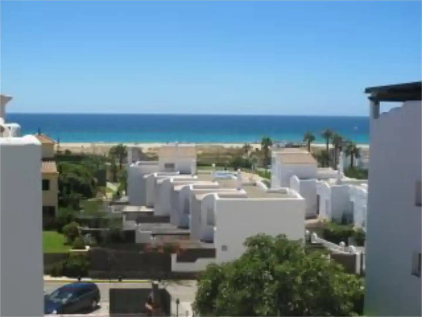 Vista exterior de Àtic de lloguer en Zahara de los Atunes amb Aire condicionat, Piscina i Moblat