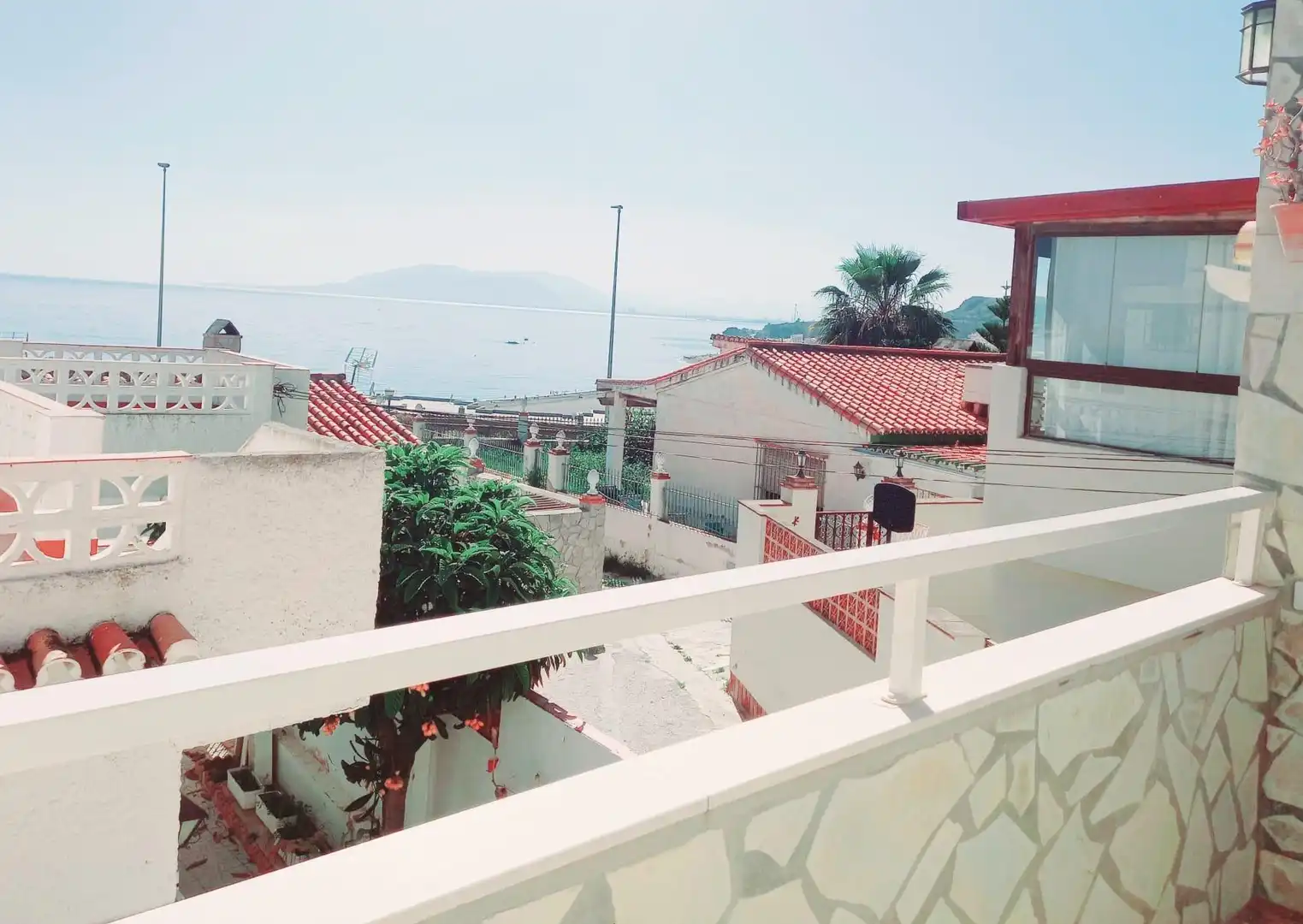 Vista exterior de Casa o chalet en venta en Rincón de la Victoria con Aire acondicionado, Jardín privado y Terraza