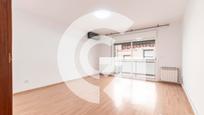Sala d'estar de Pis en venda en Sant Joan Despí amb Aire condicionat, Calefacció i Balcó