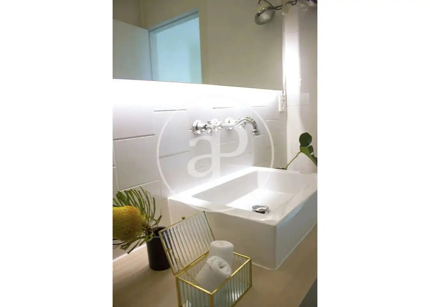 Badezimmer von Wohnung zur Miete in Madrid mit Klimaanlage, Heizung und Möbliert