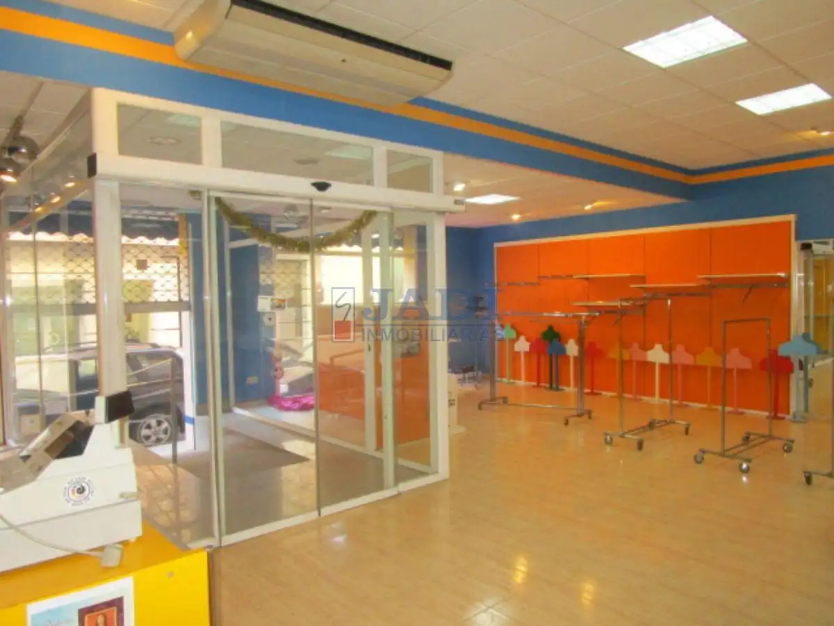 Local comercial de lloguer a Valdepeñas, imagen 3