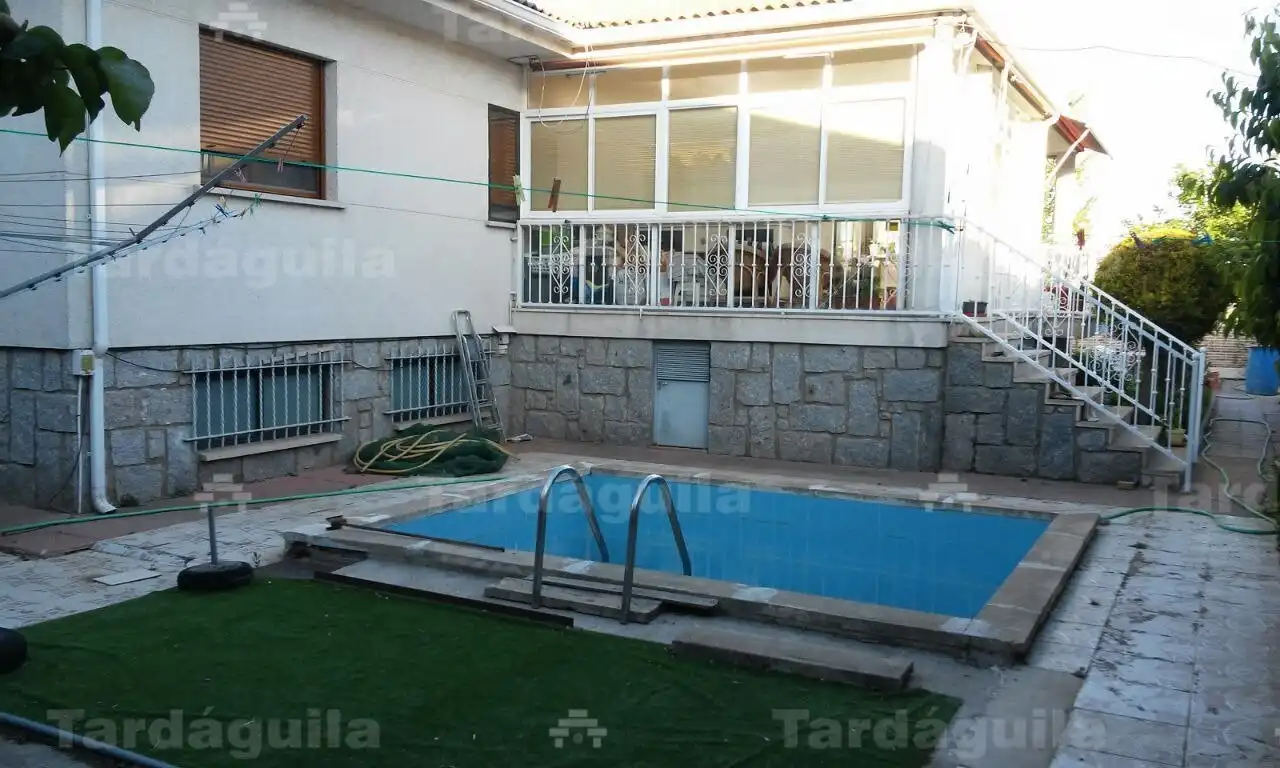 Swimming pool of Houses for sale in Babilafuente  with Private garden, Terrace and Storage room