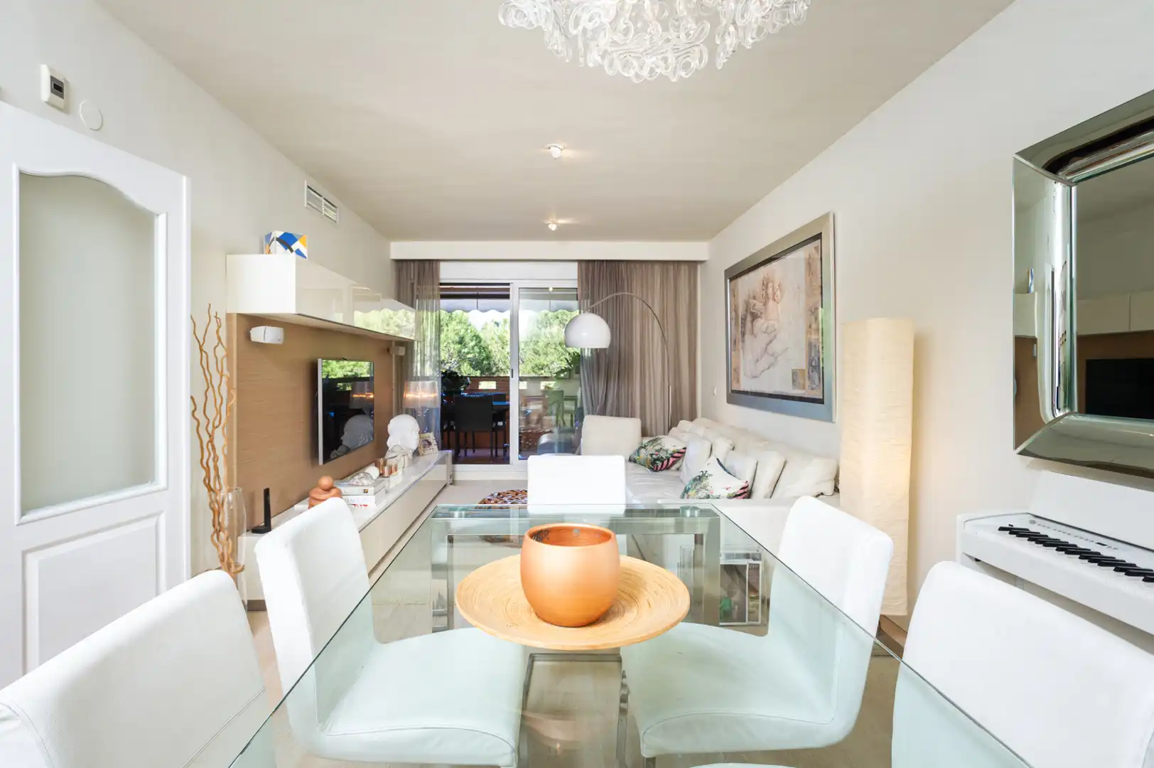 Sala de estar de Apartamento en venta en Marbella con Aire acondicionado, Terraza y Horno