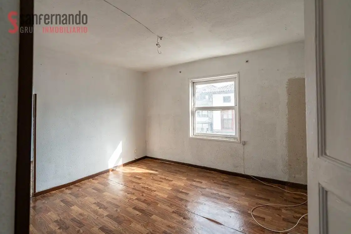Habitación de Finca rústica en venta en Corvera de Toranzo con Jardín privado, Terraza y Trastero