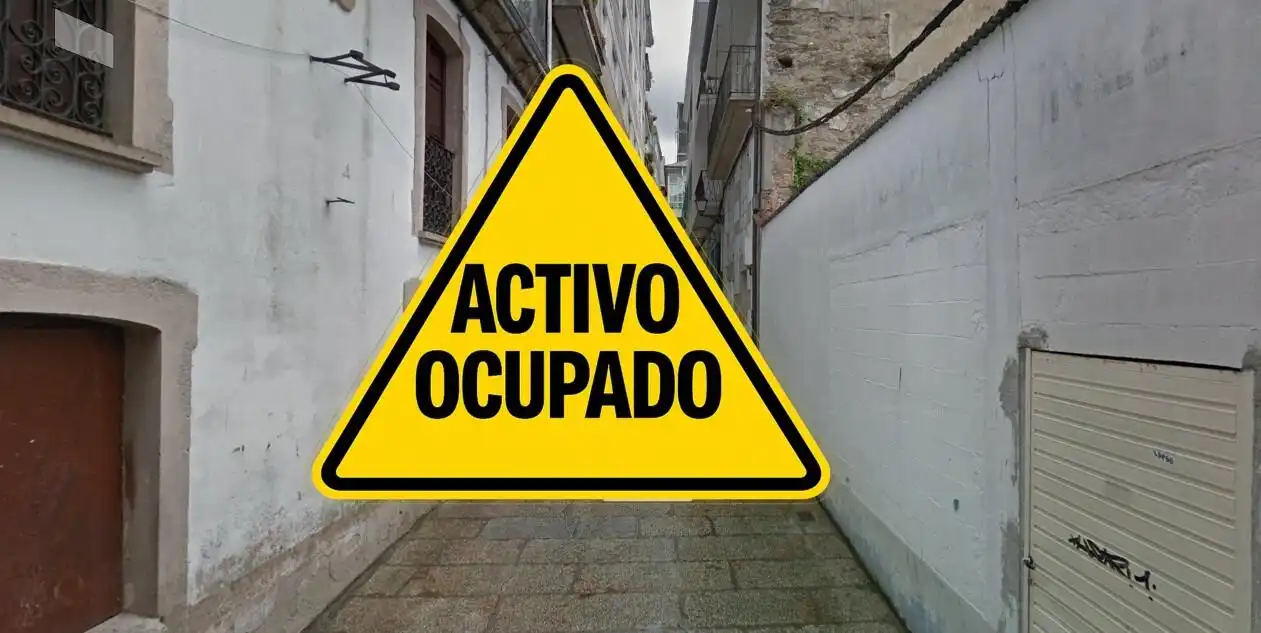 Vista exterior de Piso en venta en Viveiro, Lugo