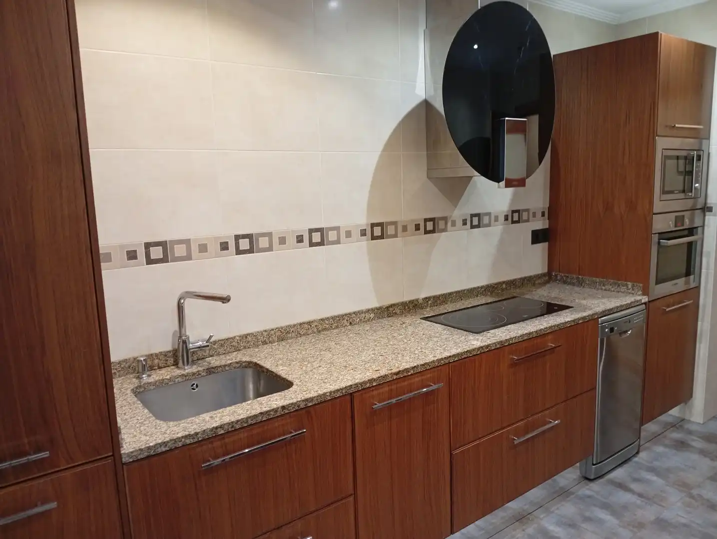 Cocina de Piso en venta en Portugalete con Calefacción, Trastero y Amueblado