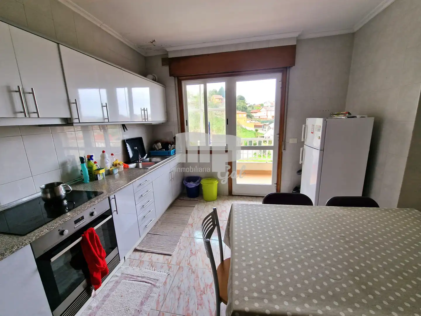 Küche von Gebäude zum Verkauf in Vigo 