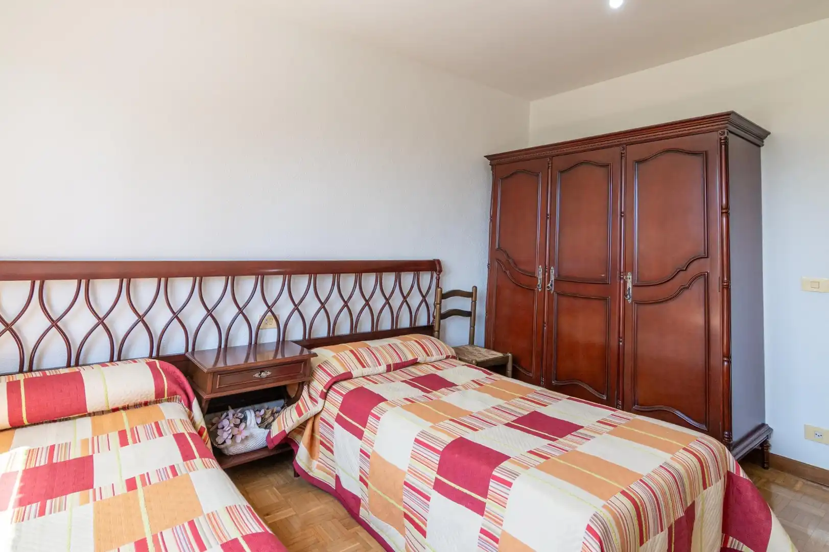 Habitación de Piso en venta en  Pamplona / Iruña con Calefacción, Parquet y Trastero