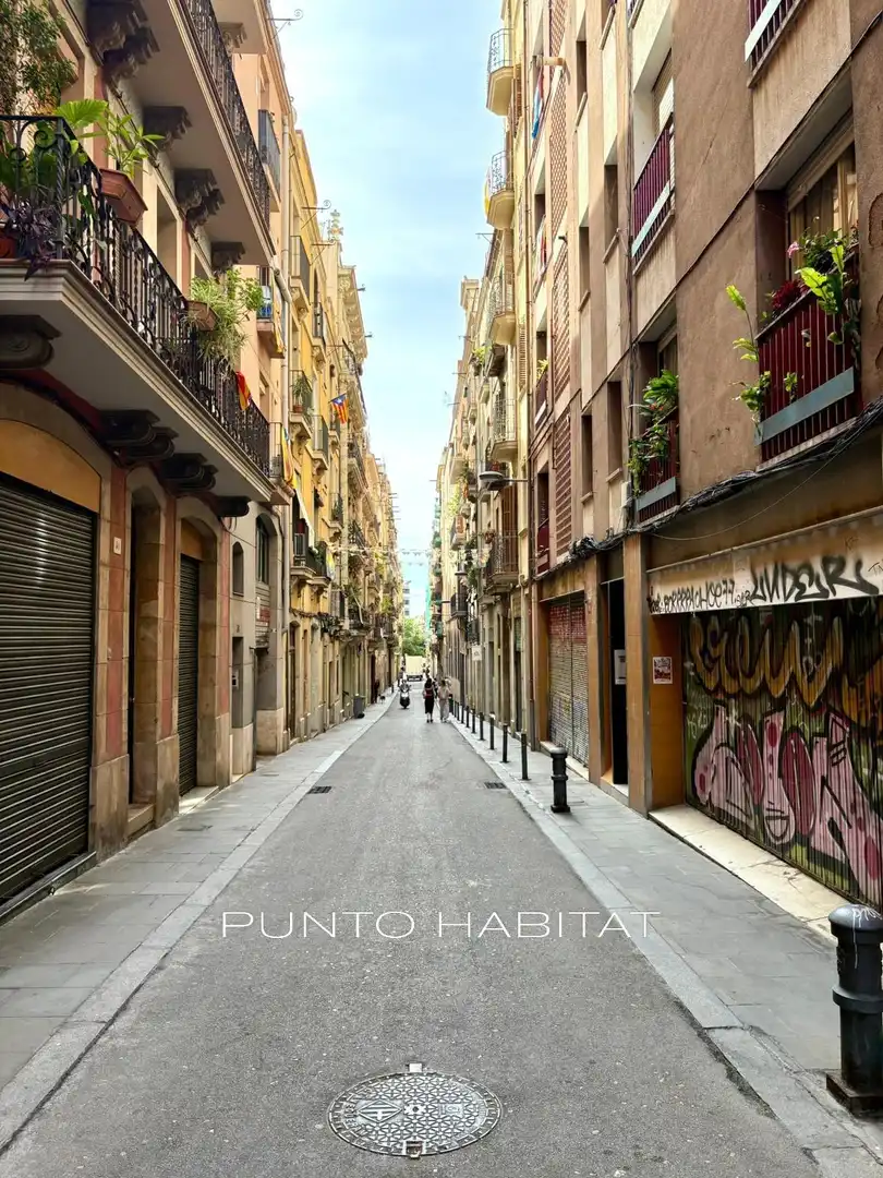 Exterior view of Flat for sale in Barcelona  with Air Conditioner, Heating and Parquet flooring