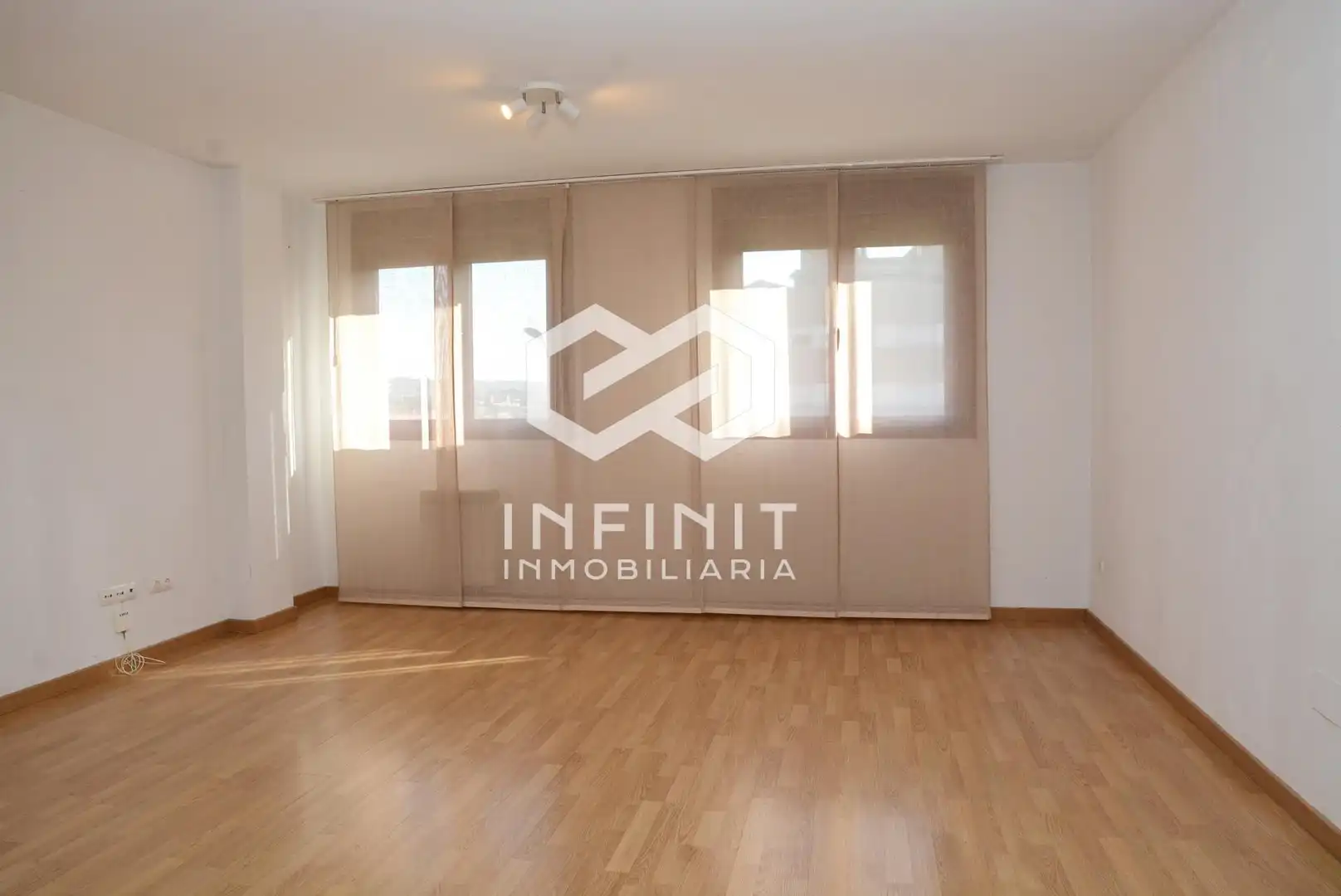 Sala de estar de Piso en venta en Guadalajara con Calefacción, Terraza y Trastero