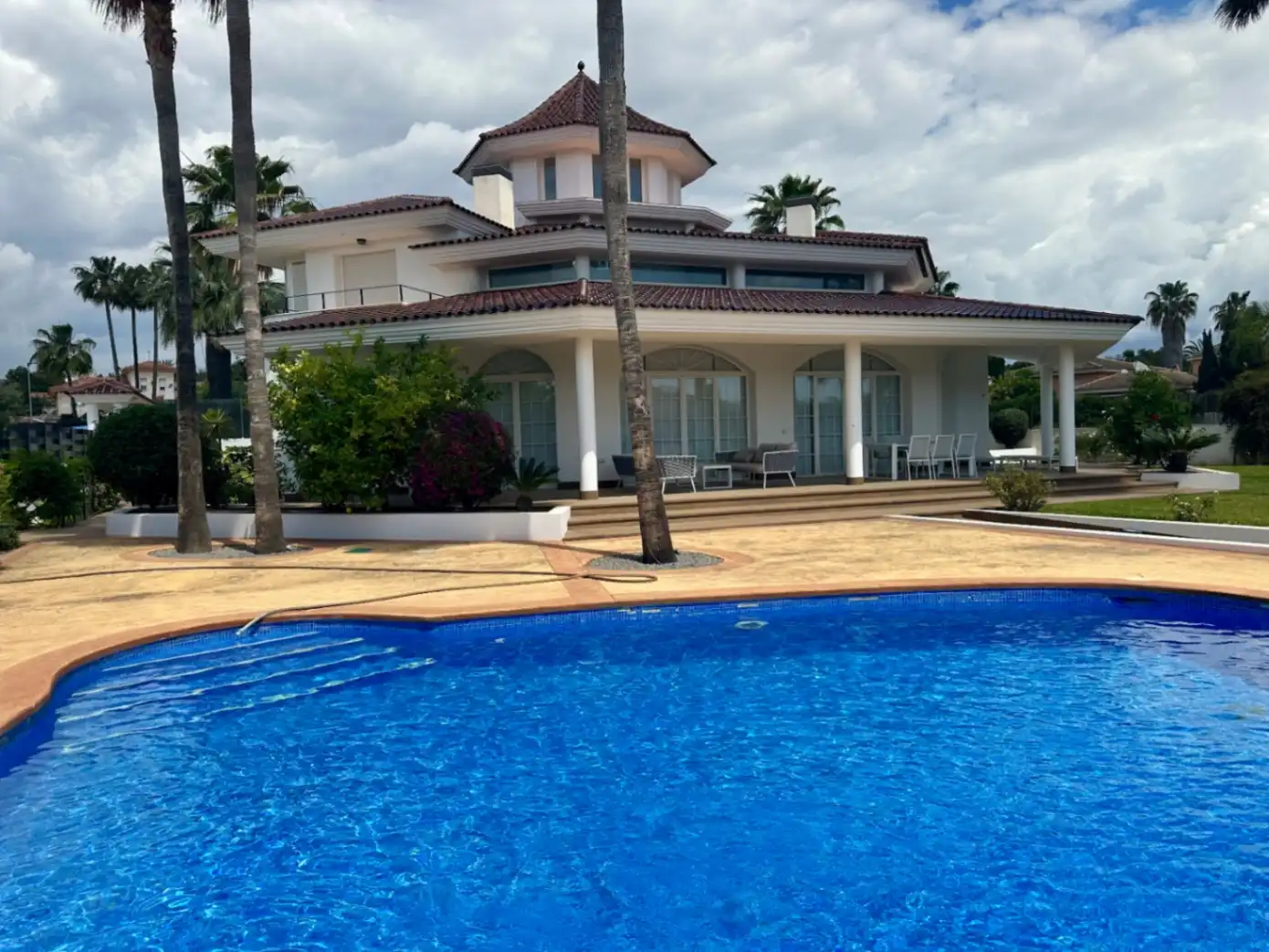 Villa con terrazza in vendita a Pueblo - Urbanizaciones