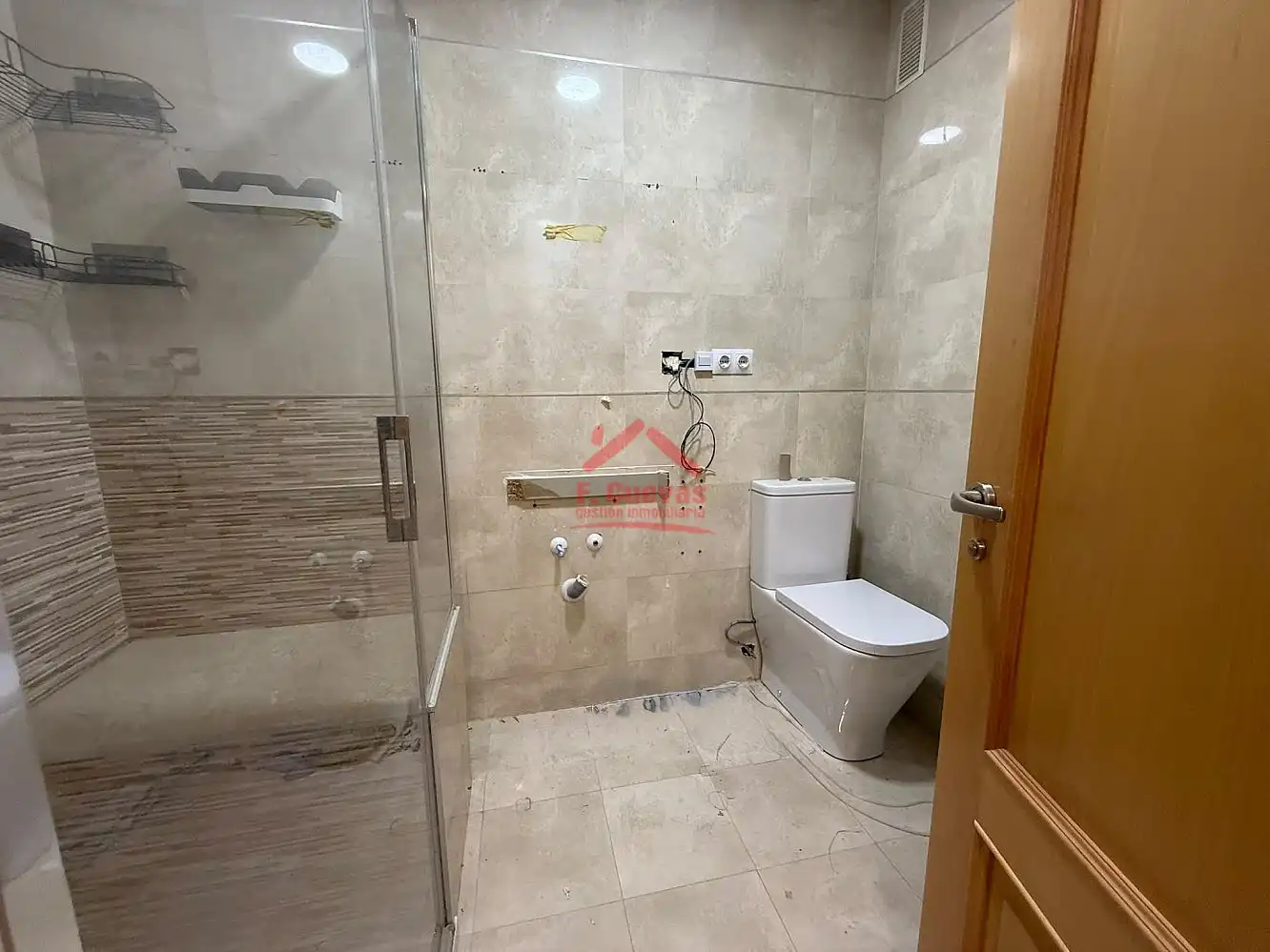 Bany de Apartament en venda en Vélez-Málaga amb Aire condicionat, Calefacció i Jardí privat