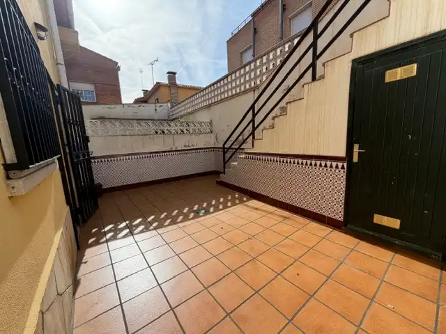 Vista exterior de Casa adosada en venta en Premià de Mar con Aire acondicionado, Calefacción y Jardín privado
