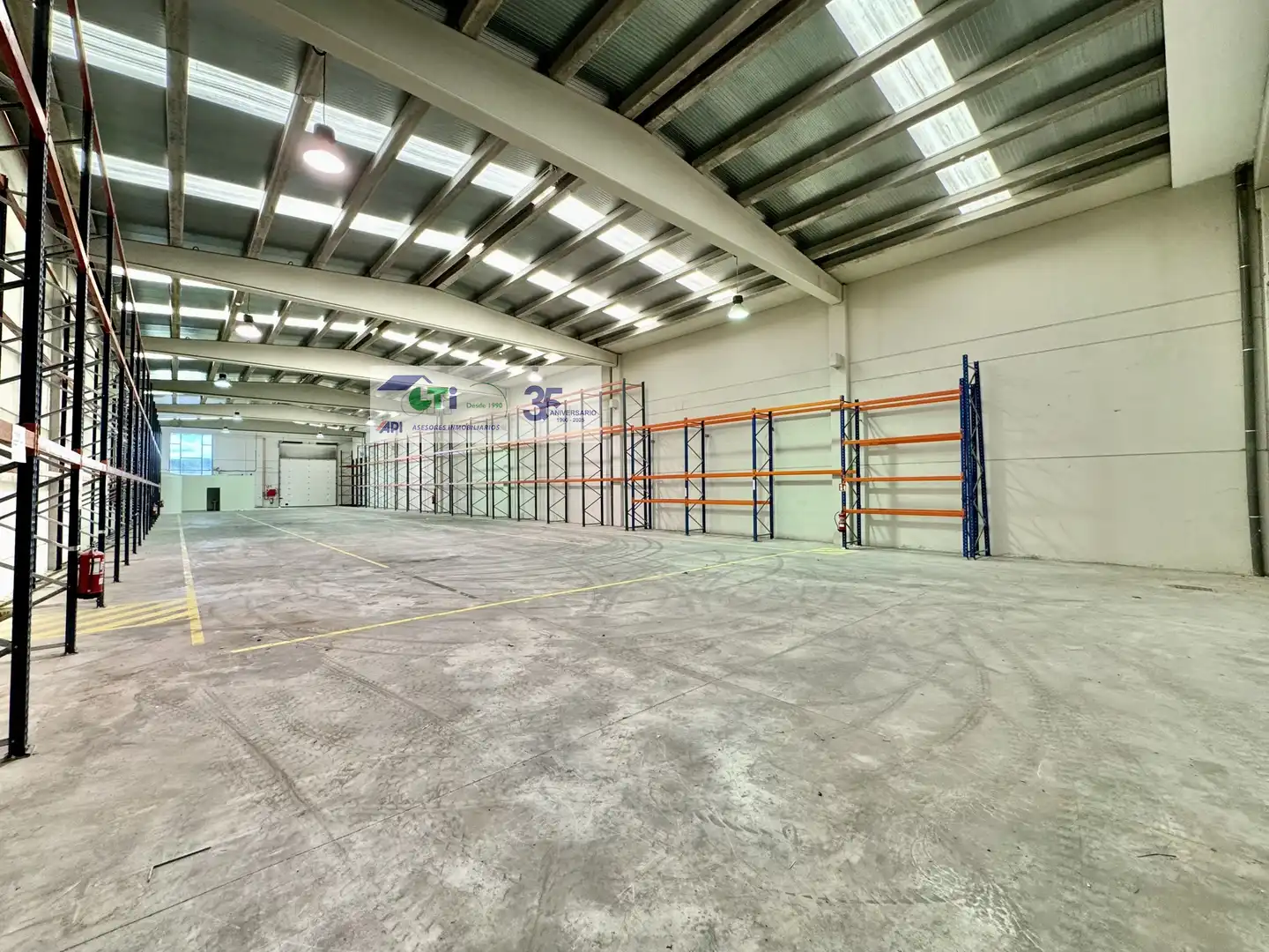 Industrial buildings for rent in La Muela