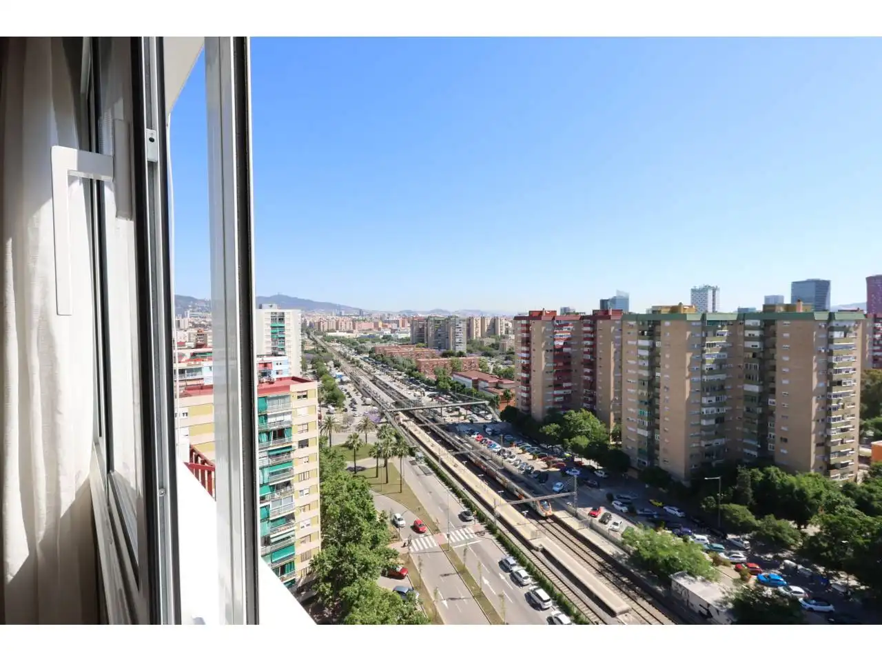 Exterior view of Flat for sale in L'Hospitalet de Llobregat  with Furnished and Balcony