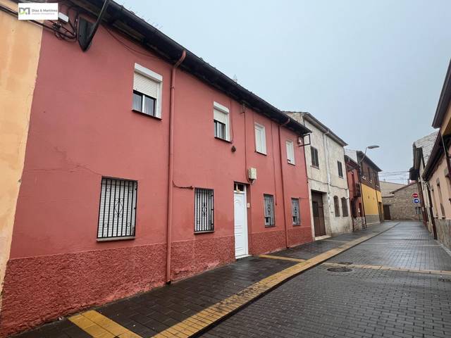 Edificio en Venta en Trobajo del Camino