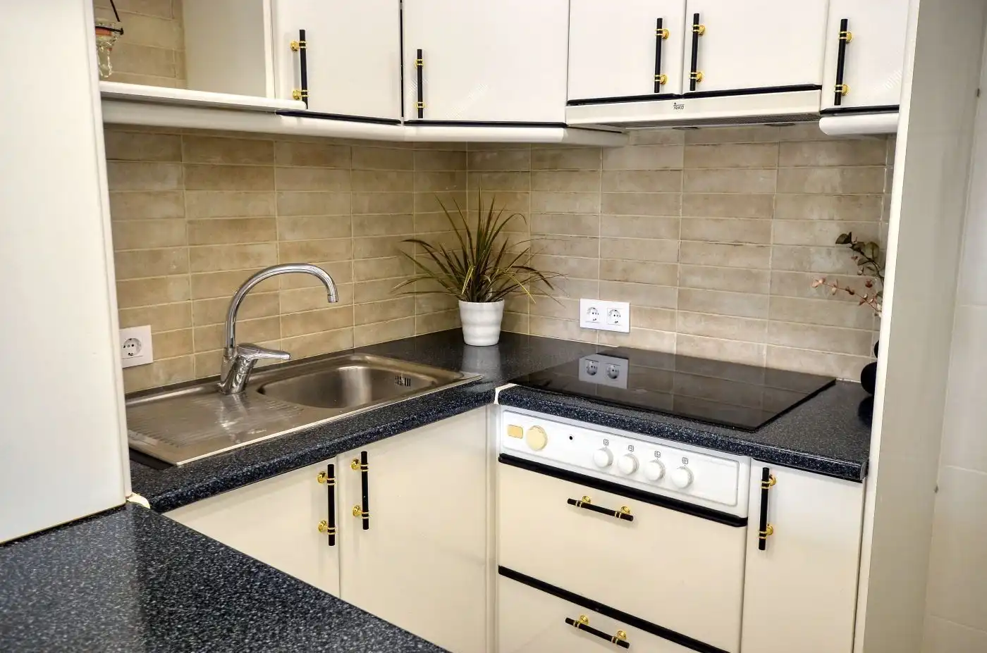 Kitchen of Apartments for sale in Empuriabrava  with Air Conditioner, Heating and Terrace