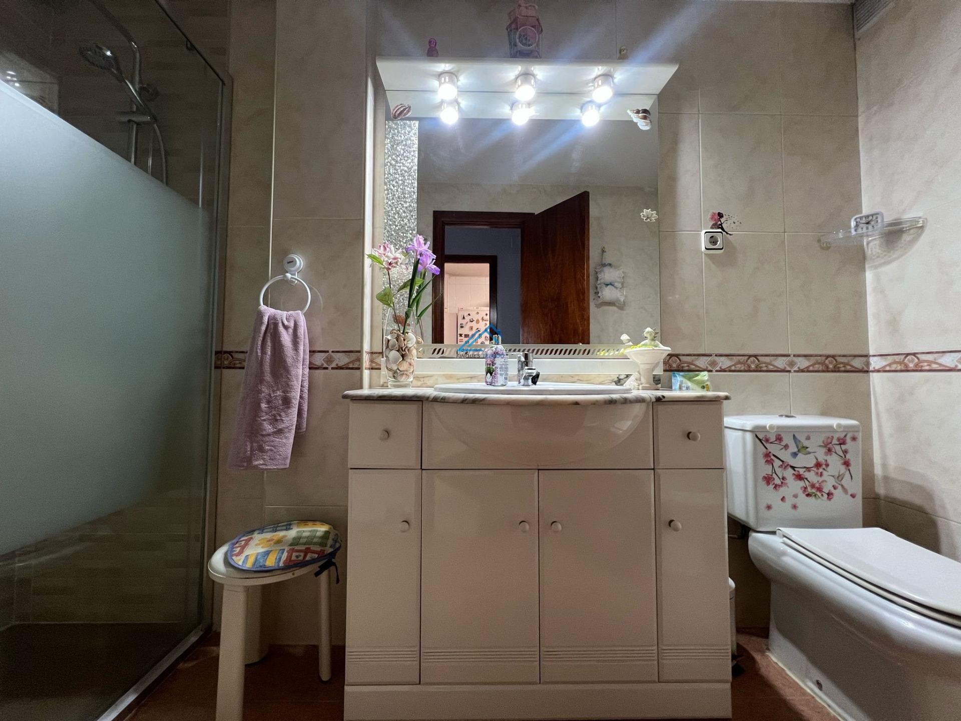 Bathroom of Flat for sale in Vilanova i la Geltrú  with Heating, Private garden and Terrace