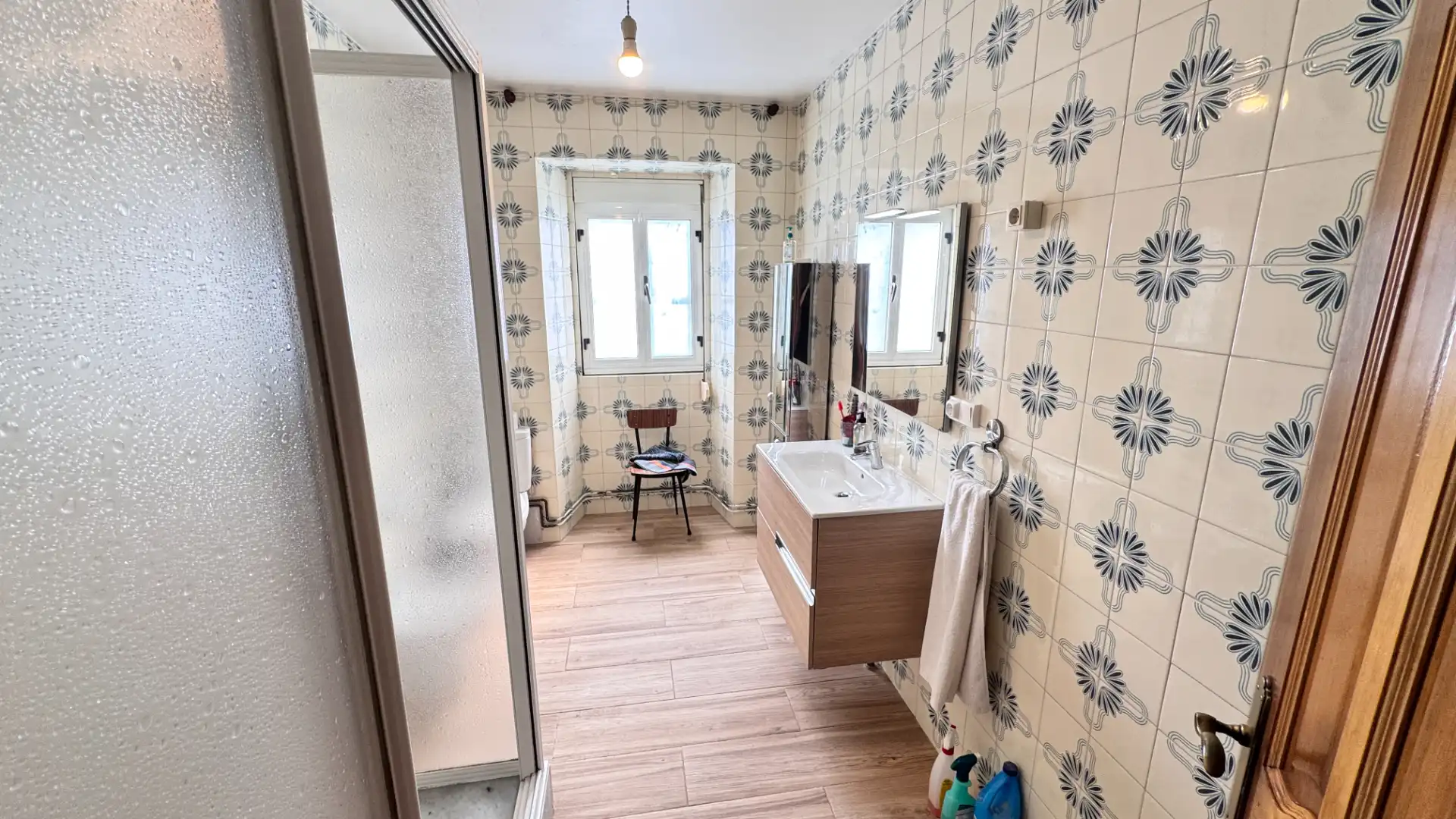 Baño de Casa o chalet de alquiler en Carballo con Parquet, Trastero y Amueblado
