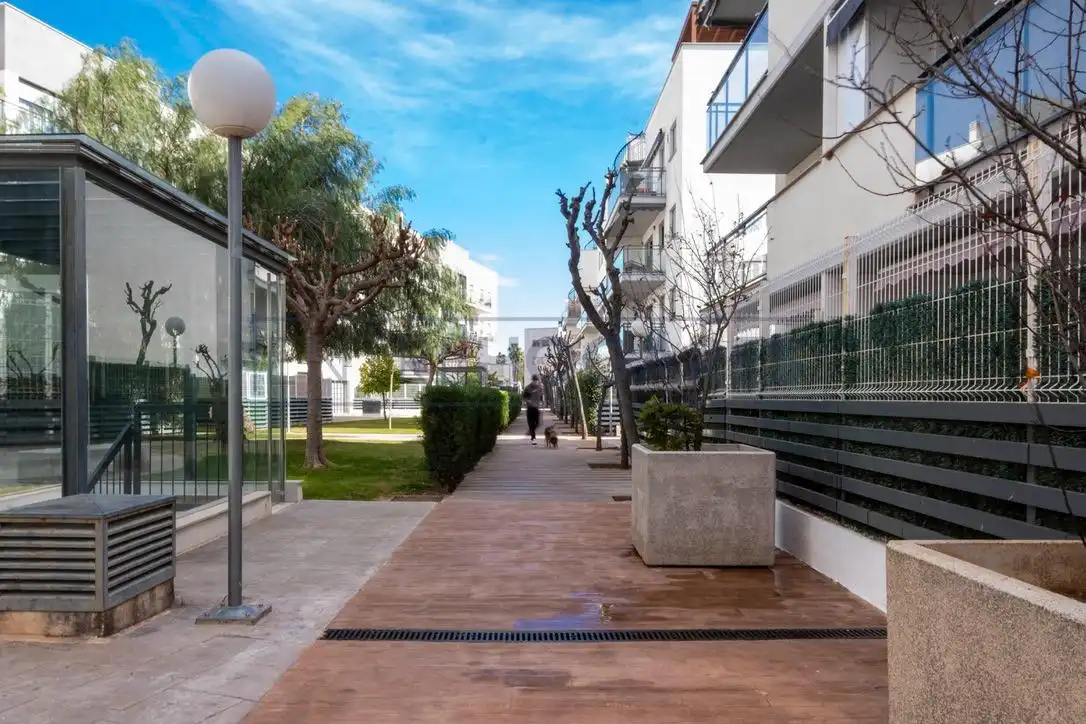 Vista exterior de Planta baja en venta en Alfara del Patriarca con Aire acondicionado, Calefacción y Jardín privado