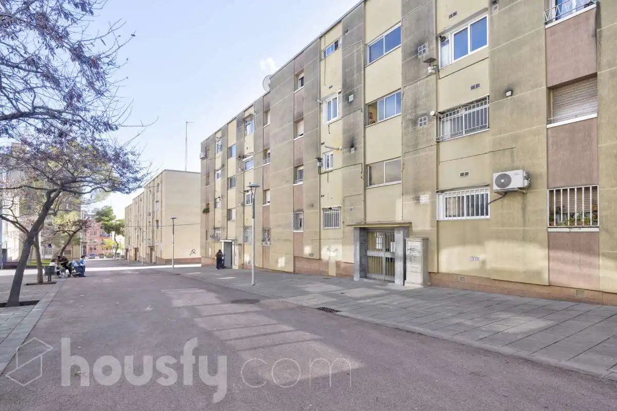 Außenansicht von Wohnung zum Verkauf in Barcelona mit Klimaanlage, Terrasse und Balkon