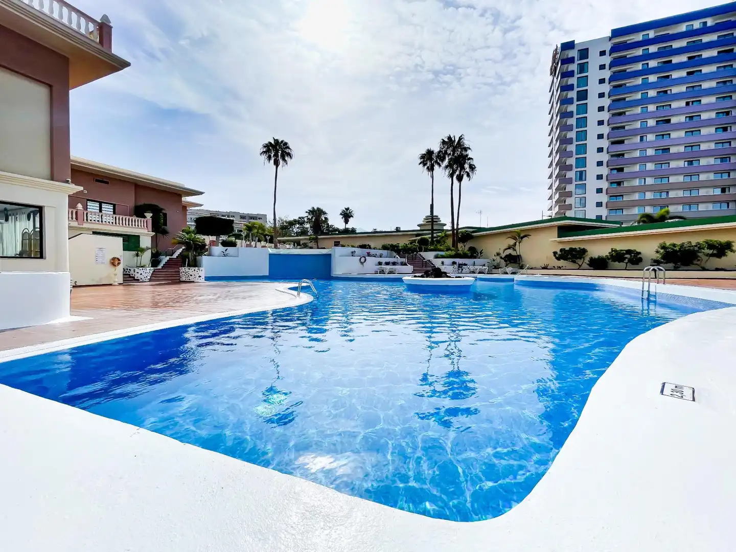 Piscina de Apartament en venda en Adeje amb Terrassa, Moblat i Piscina comunitària