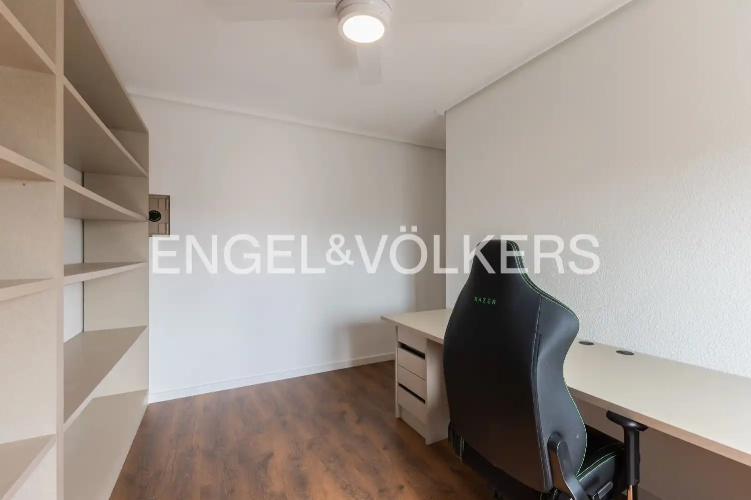 Schlafzimmer von Wohnung zur Miete in Valencia mit Klimaanlage, Heizung und Parkett