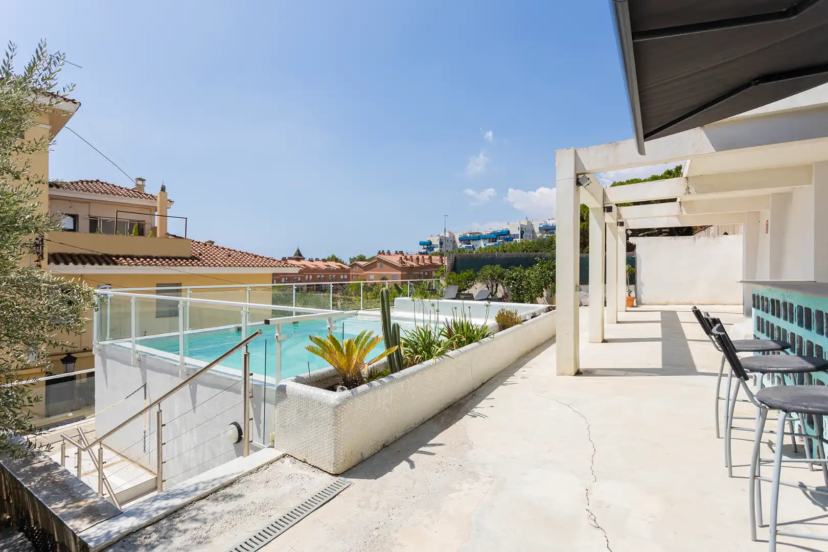 Piscina de Edifici en venda en El Masnou amb Alarma