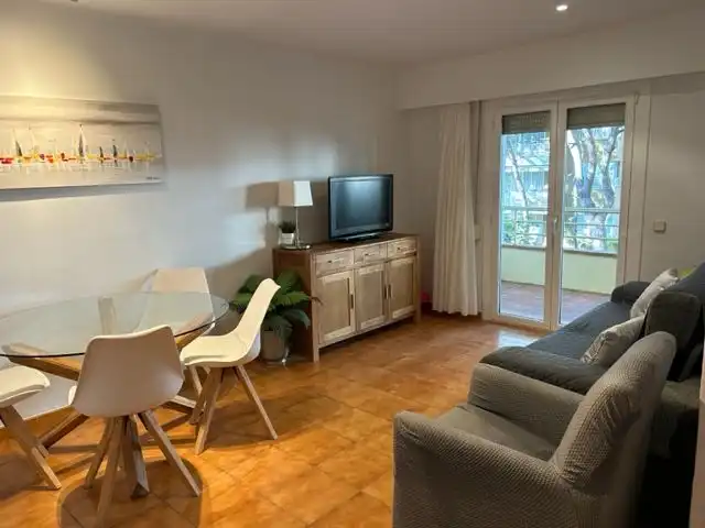 Sala de estar de Apartamento de alquiler en Castell d'Aro, Platja d'Aro i s'Agaró con Terraza, Amueblado y Lavadora