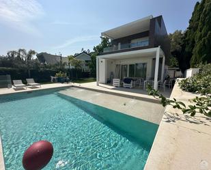 Swimming pool of House or chalet to rent in  Sevilla Capital  with Air Conditioner, Heating and Storage room